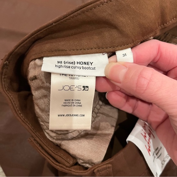 Joe’s Jeans Hi (rise) Honey High Rise Curvy Bootcut Jeans in Tiramisu - Picture 8 of 8